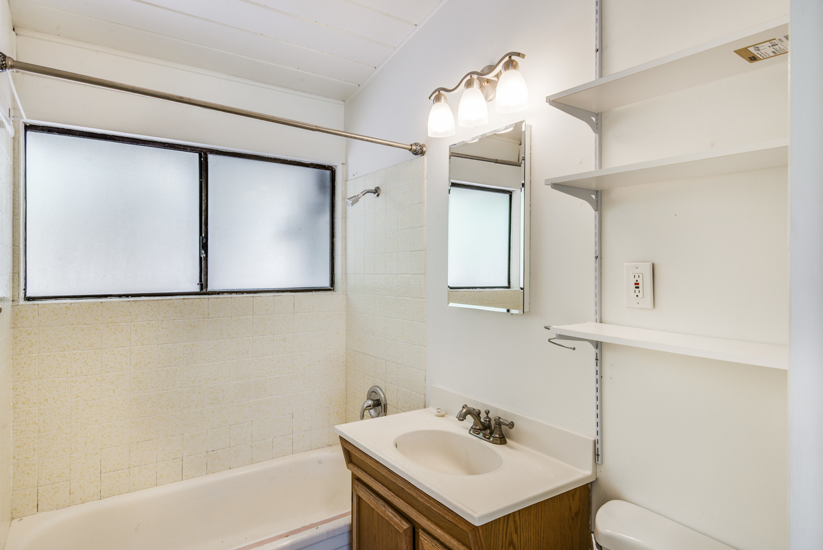 Master bathroom, Cliff May Rancho