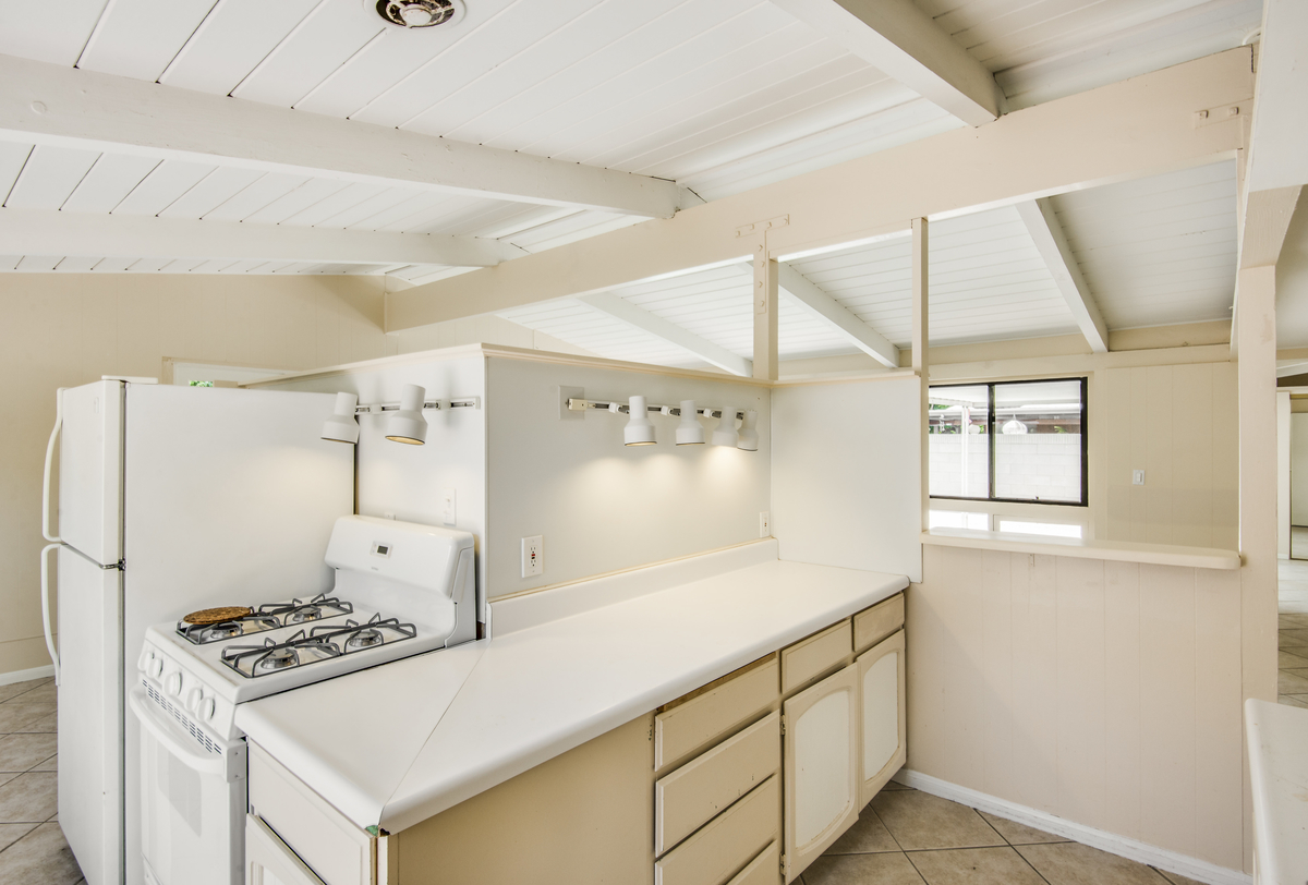 Modified galley kitchen, Cliff May Rancho