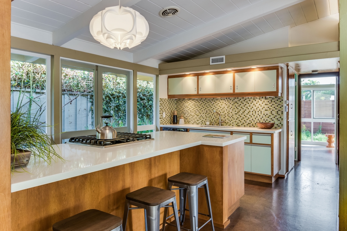 Modified galley kitchen, Cliff May Rancho