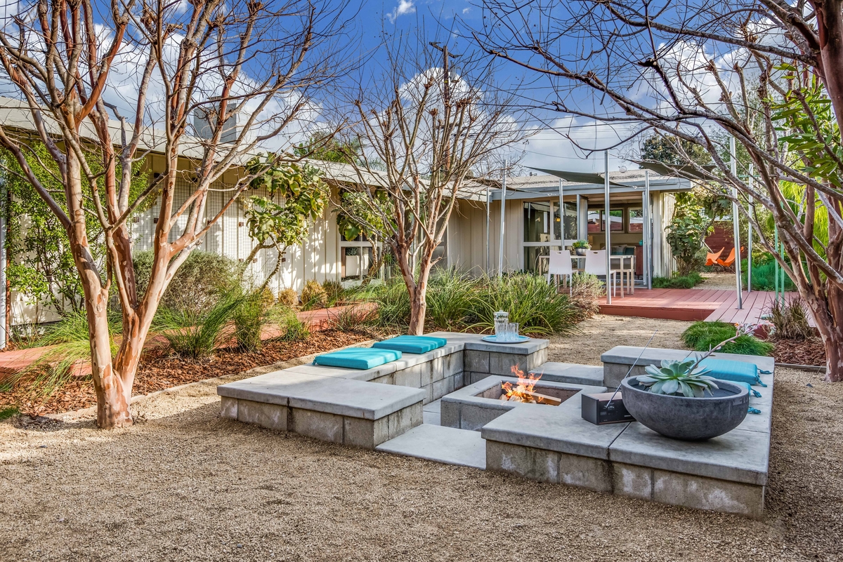 sunken firepit in Rancho courtyard