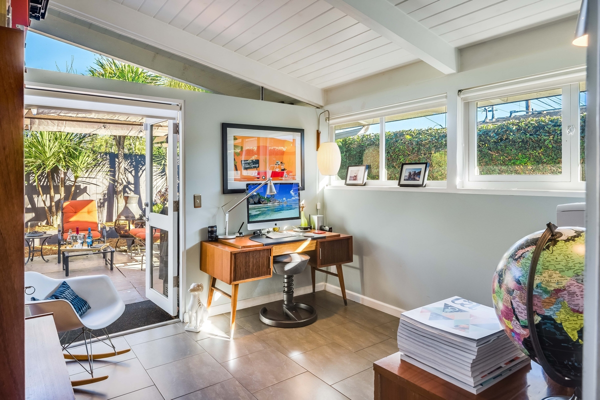 Corner bedroom, Cliff May Rancho